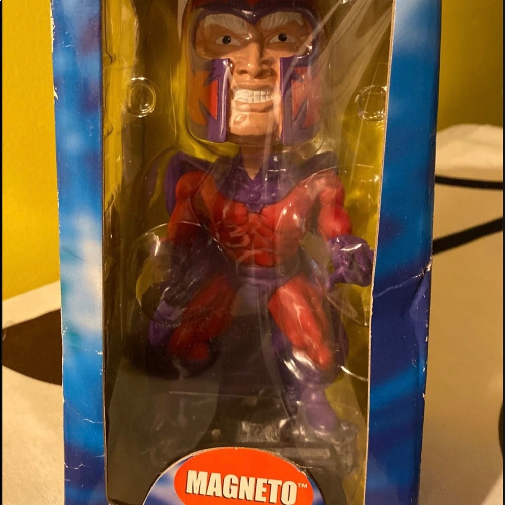 Marvel Magento Bobble Head - Picture 2 of 3